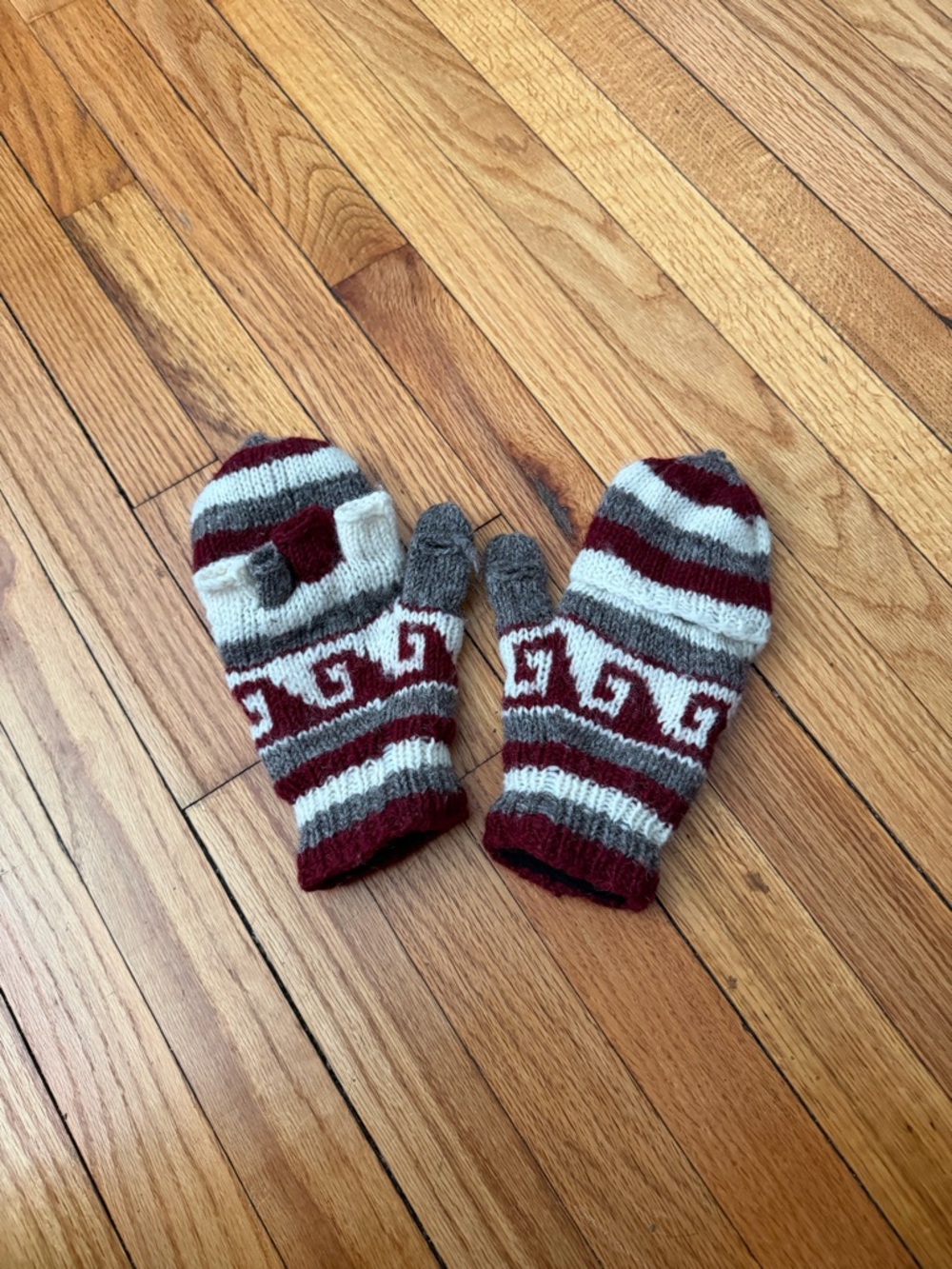 NWOT 100% Wool Nepal Striped hand Knit Convertible Mittens Burgundy made gloves